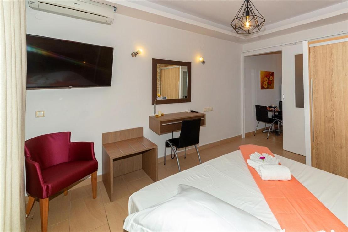 Studio Nikiti Beach 外观 照片