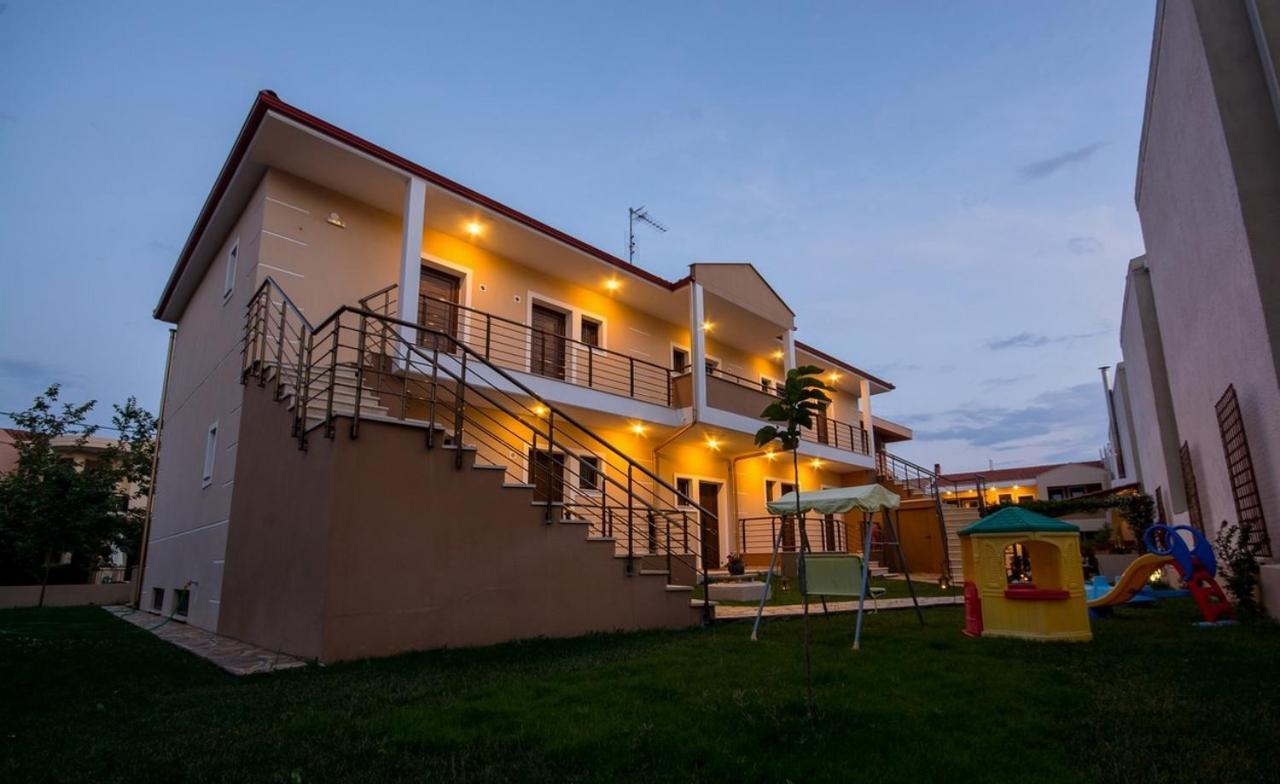 Studio Nikiti Beach 外观 照片