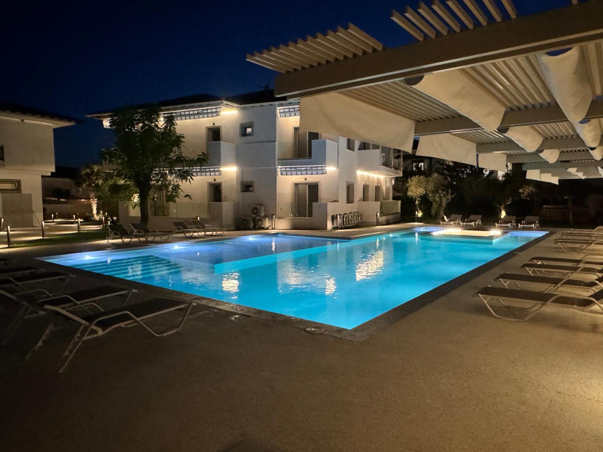 Studio Nikiti Beach 外观 照片