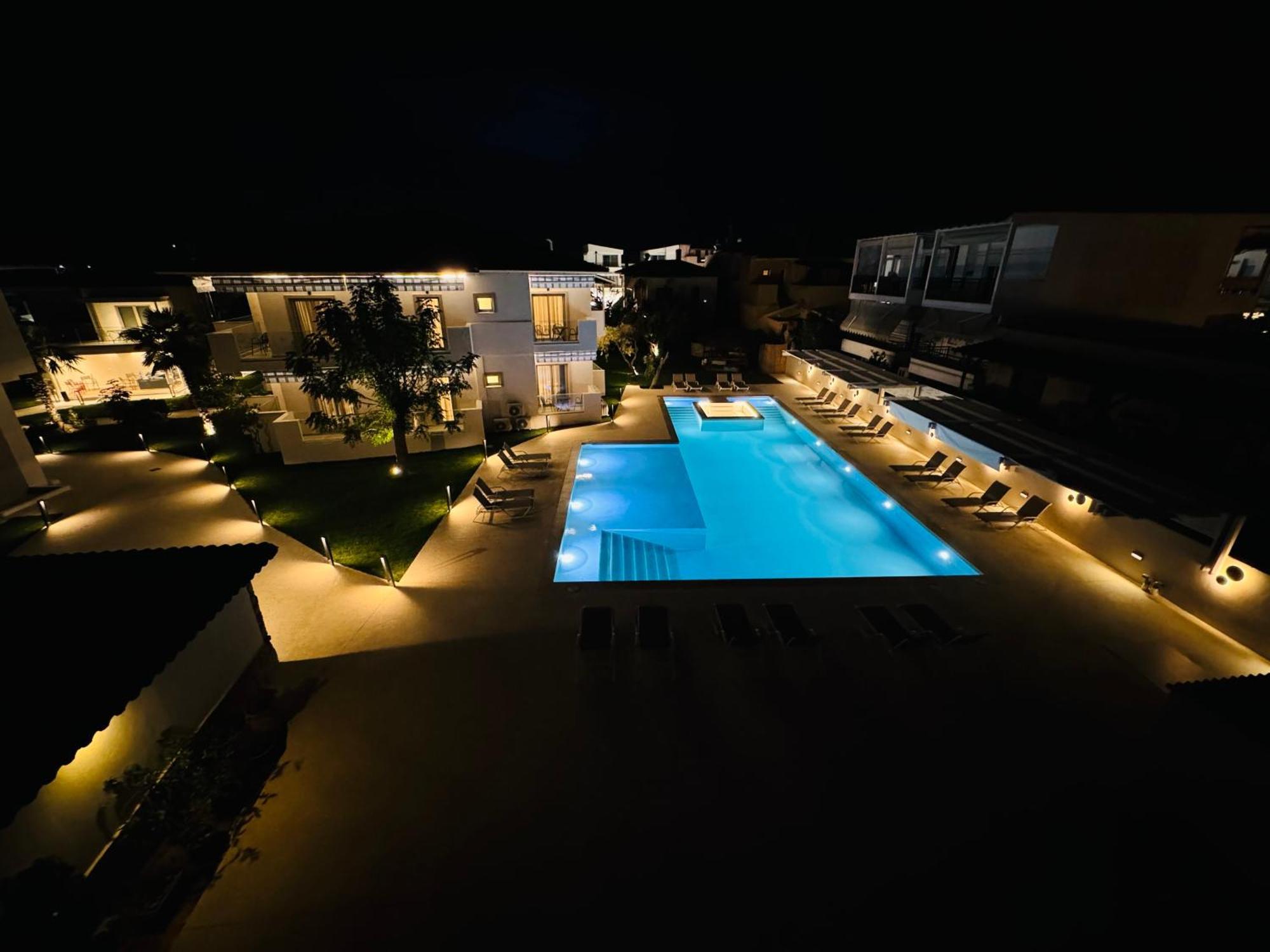 Studio Nikiti Beach 外观 照片
