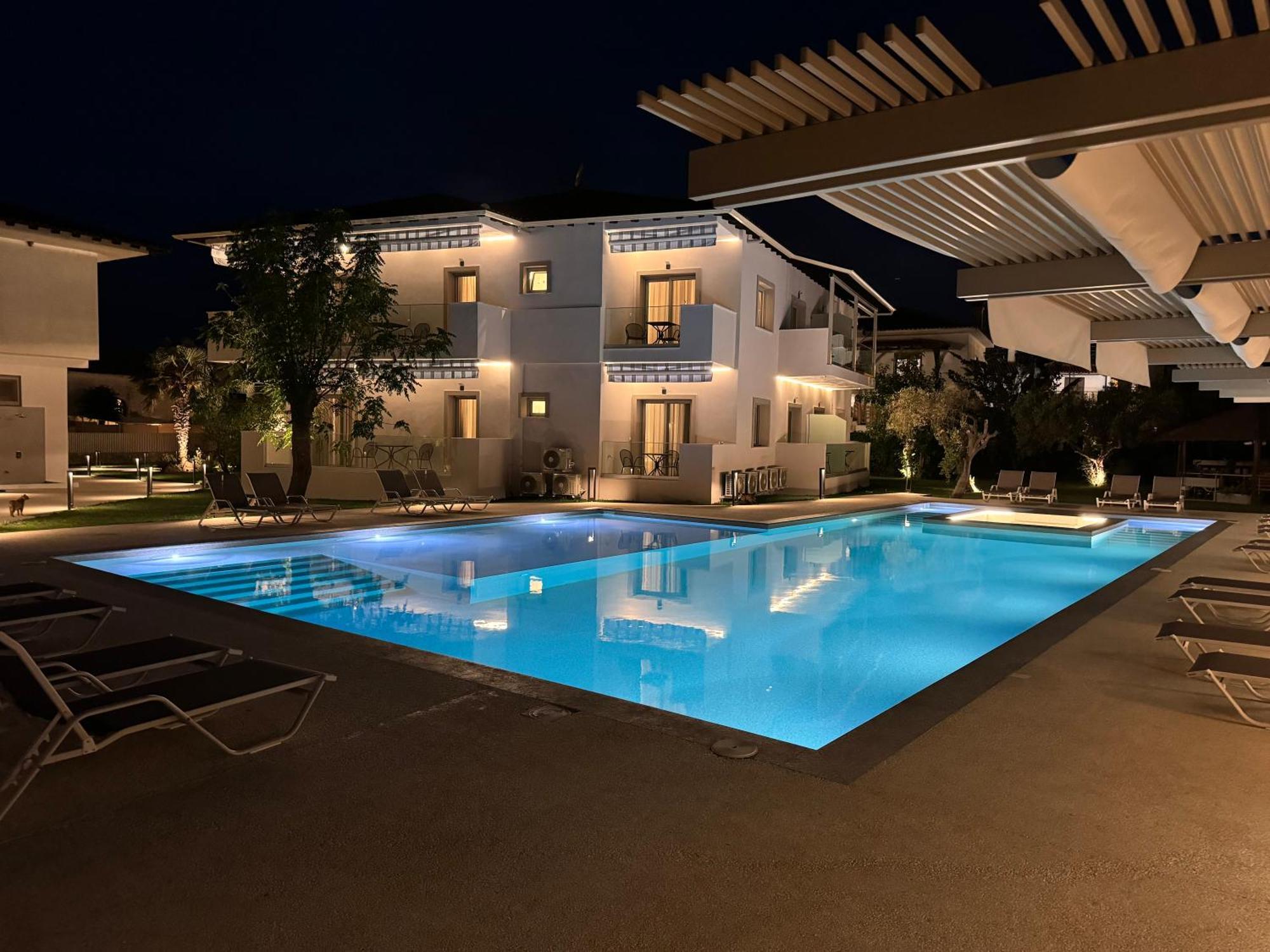 Studio Nikiti Beach 外观 照片