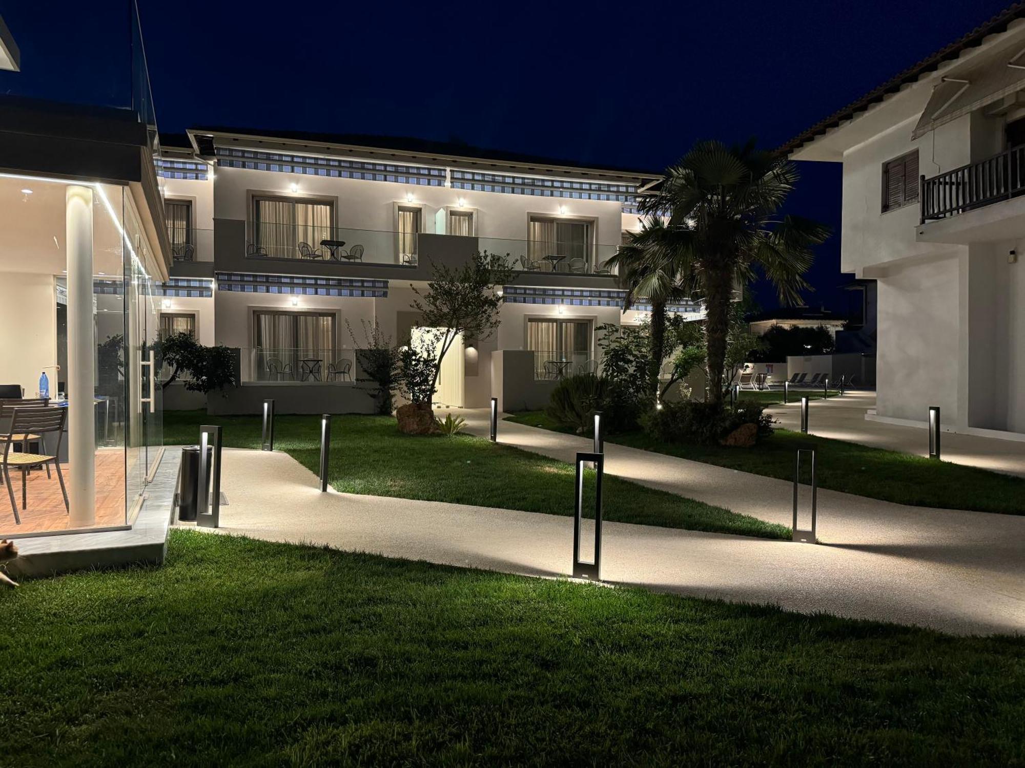 Studio Nikiti Beach 外观 照片